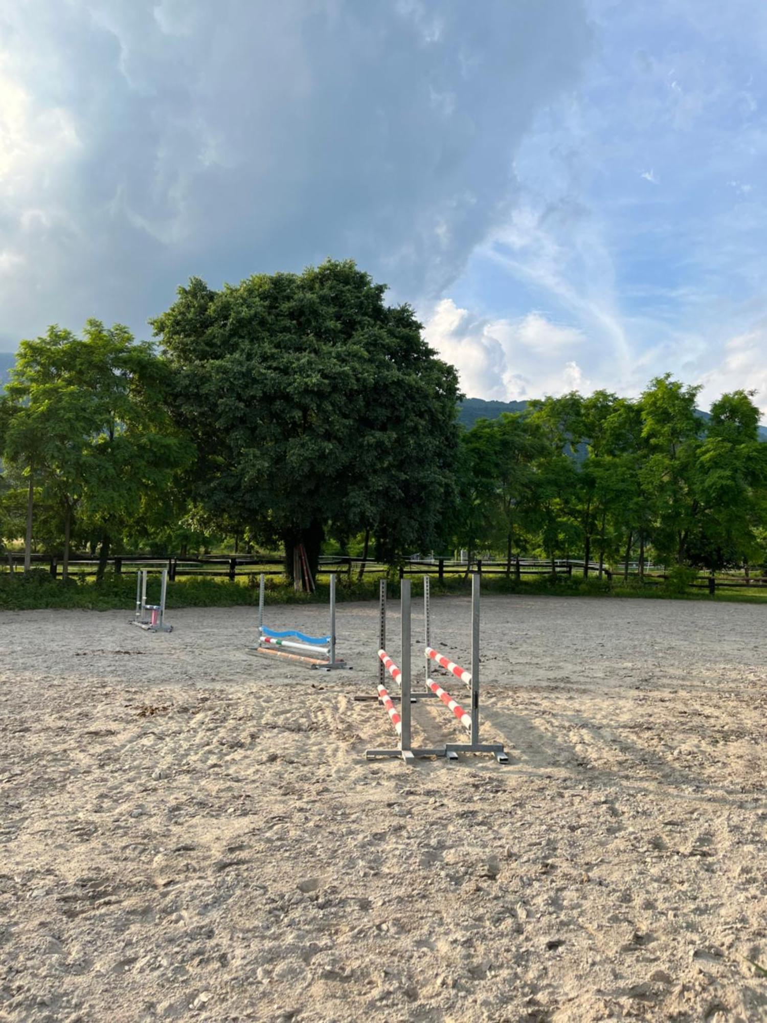Castello dʼAviano Agriturismo Al Ranch מראה חיצוני תמונה