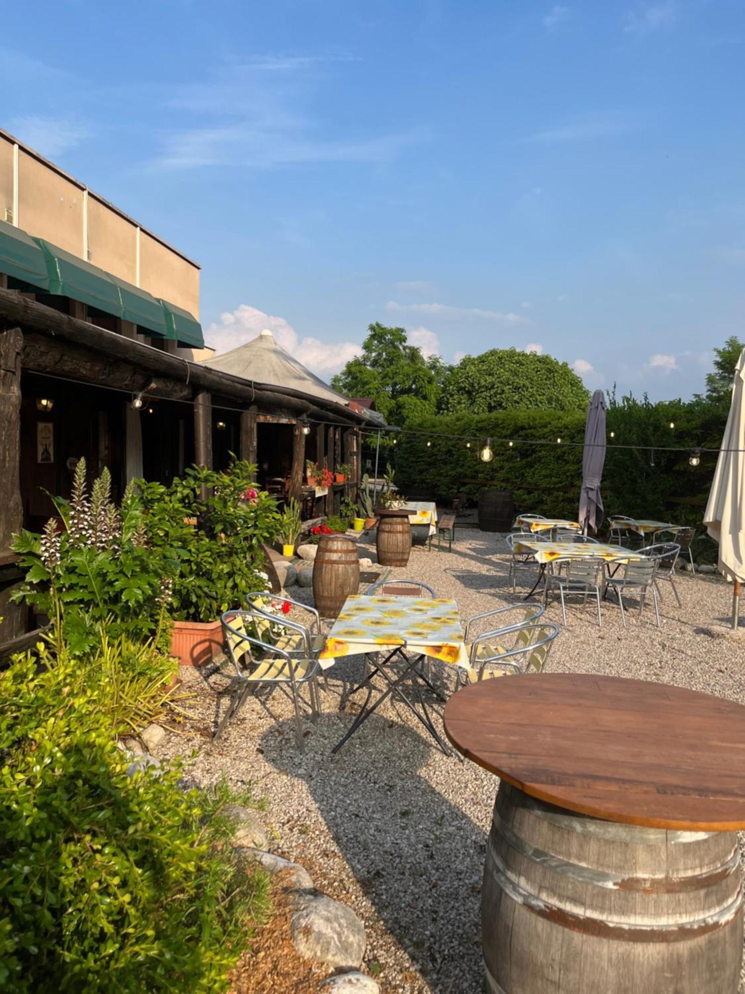 Castello dʼAviano Agriturismo Al Ranch מראה חיצוני תמונה